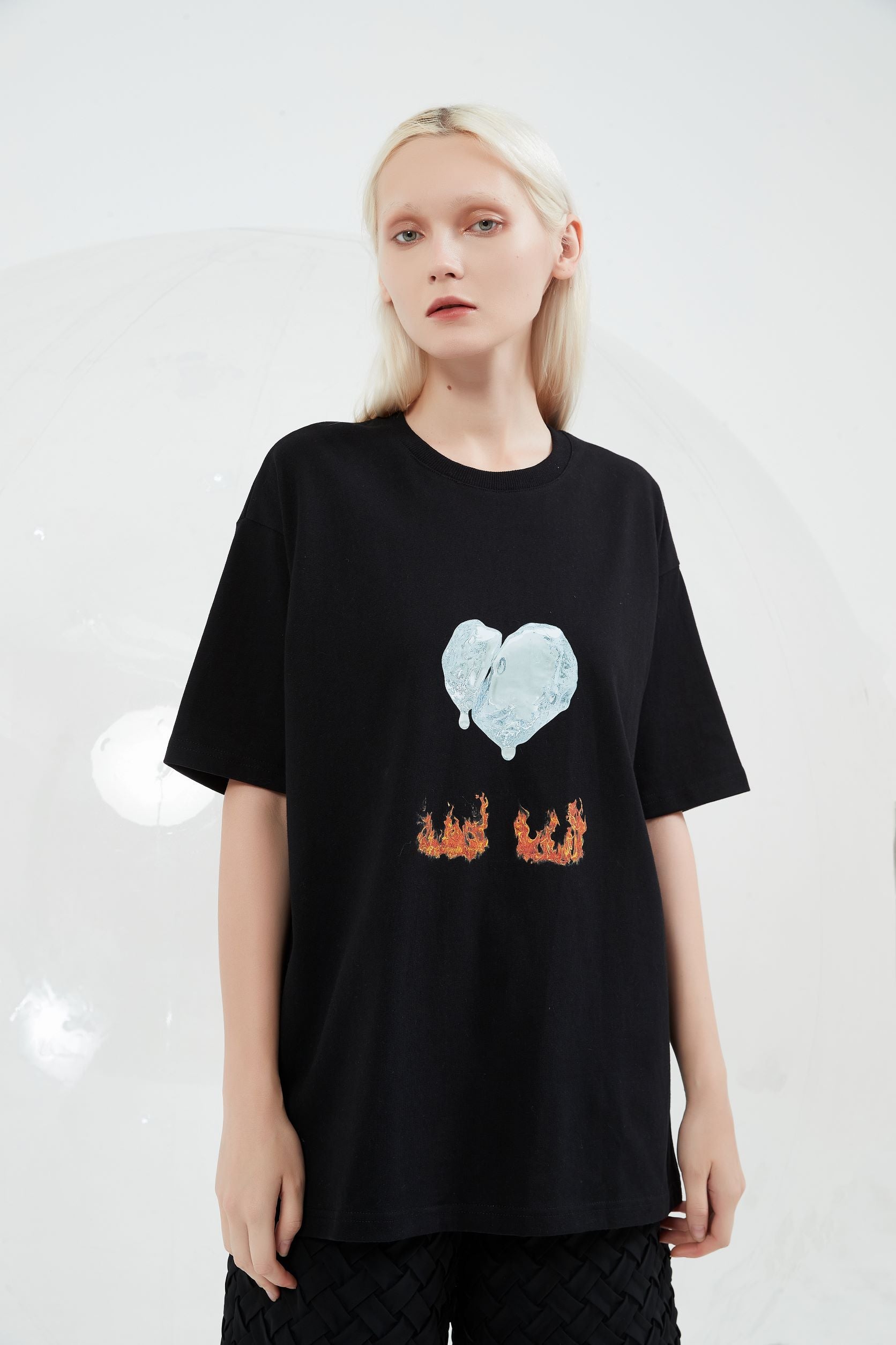 Heart shaped ice flame print T-shirt （Black）